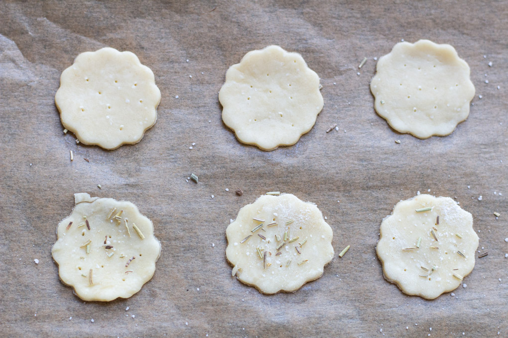 Meersalz-Rosmarin-Cracker Schritt 3 (Rezept Meersalz-Rosmarin-Cracker Schritt 3)