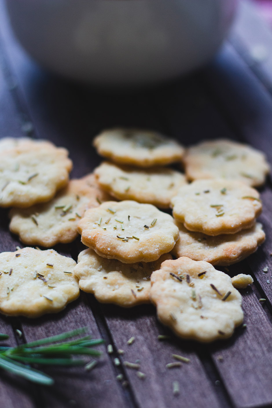 Meersalz-Rosmarin-Cracker (Rezept Meersalz-Rosmarin-Cracker)