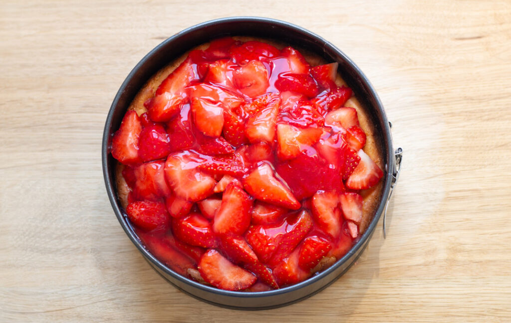 Erdbeer-Cheesecake Erdbeer-Cheesecake Schritt 8 (Rezept Erdbeer-Cheesecake Schritt 8)