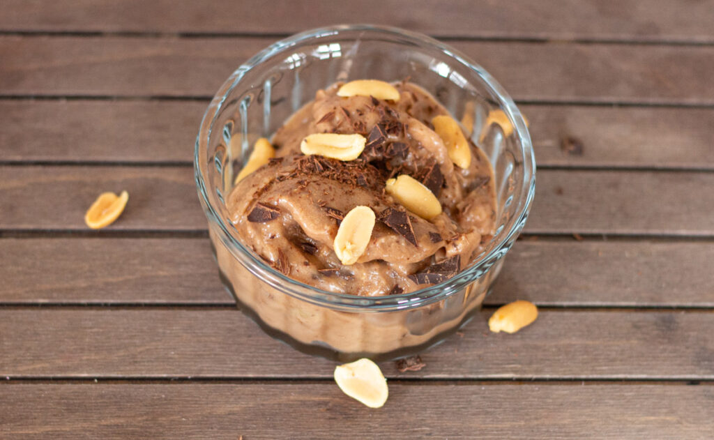 Schoko-Erdnussbutter-Bananen-Eis Schritt 3 (Rezept Schoko-Erdnussbutter-Bananen-Eis Schritt 3)