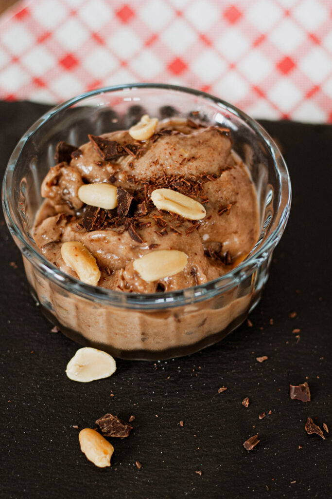 Schoko-Erdnussbutter-Bananen-Eis (Rezept Schoko-Erdnussbutter-Bananen-Eis)