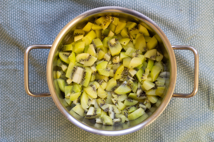 Kiwi-Chia-Aufstrich Schritt 1 (Rezept Kiwi-Chia-Aufstrich Schritt 1)