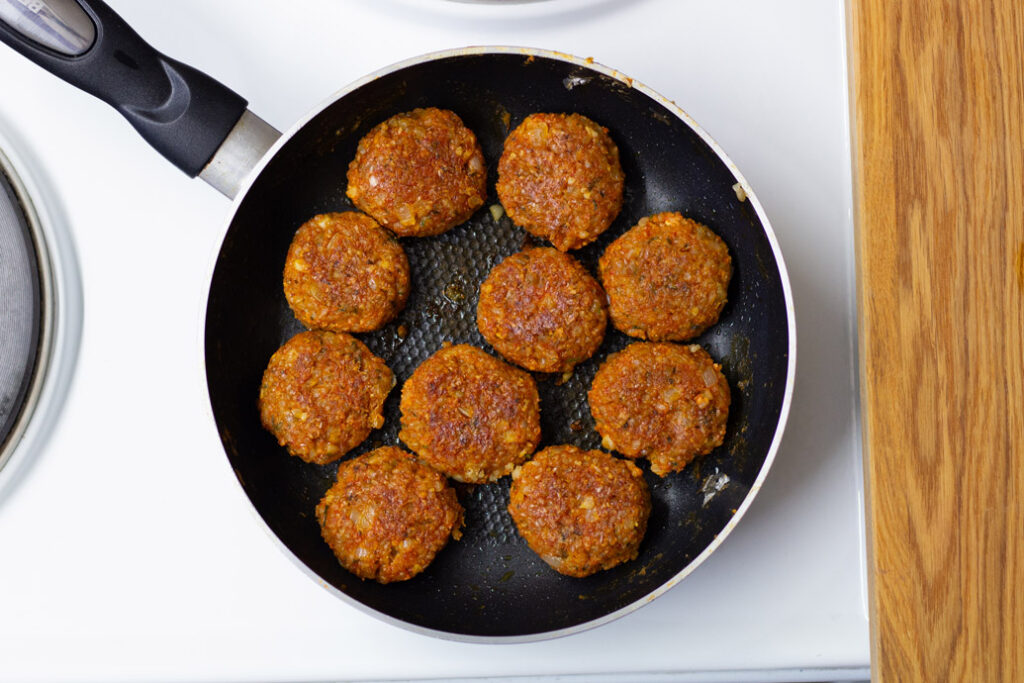 Vegane Mini-Frikadellen Schritt 7 (Rezept vegane Mini-Frikadellen Schritt 7)