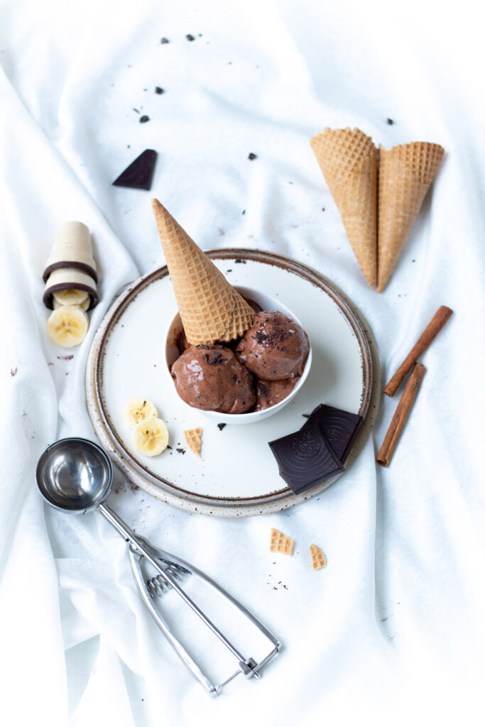 Schoko-Bananen-Eis mit Zimt (Rezept Schoko-Bananen-Eis mit Zimt)