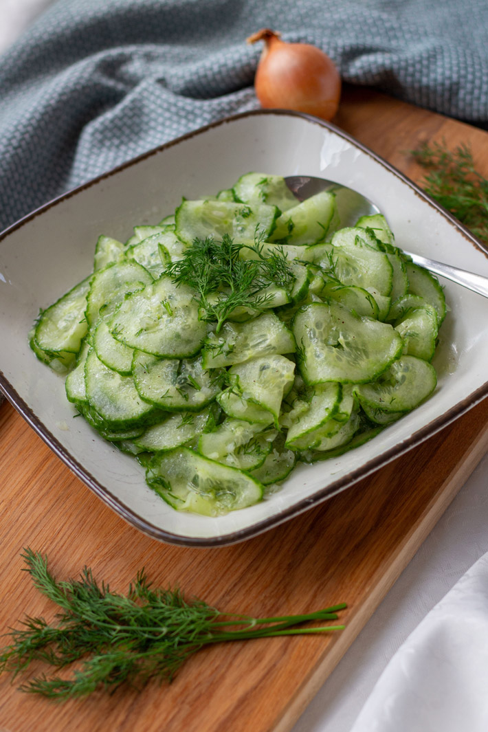 Gurkensalat (Rezept Gurkensalat)