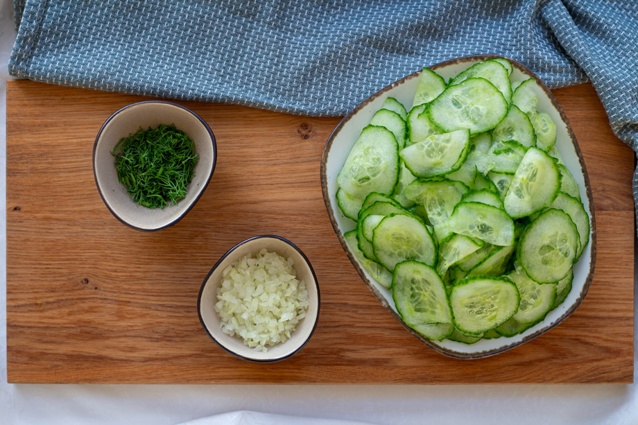 Gurken-Dill-Salat Gurkensalat Schritt 1 (Rezept Gurkensalat Schritt 1)