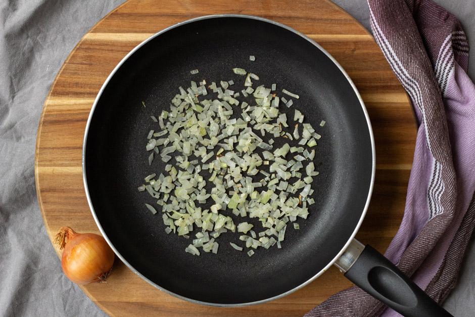 Vegane Zwiebelstreichwurst Schritt 1 (Rezept vegane Zwiebelstreichwurst Schritt 1)