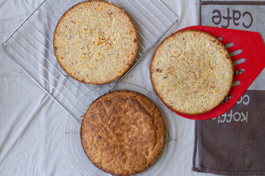Kokos-Mandel-Torte Fertigstellung Schritt 1 (Kokos-Mandel-Torte Fertigstellung Schritt 1)